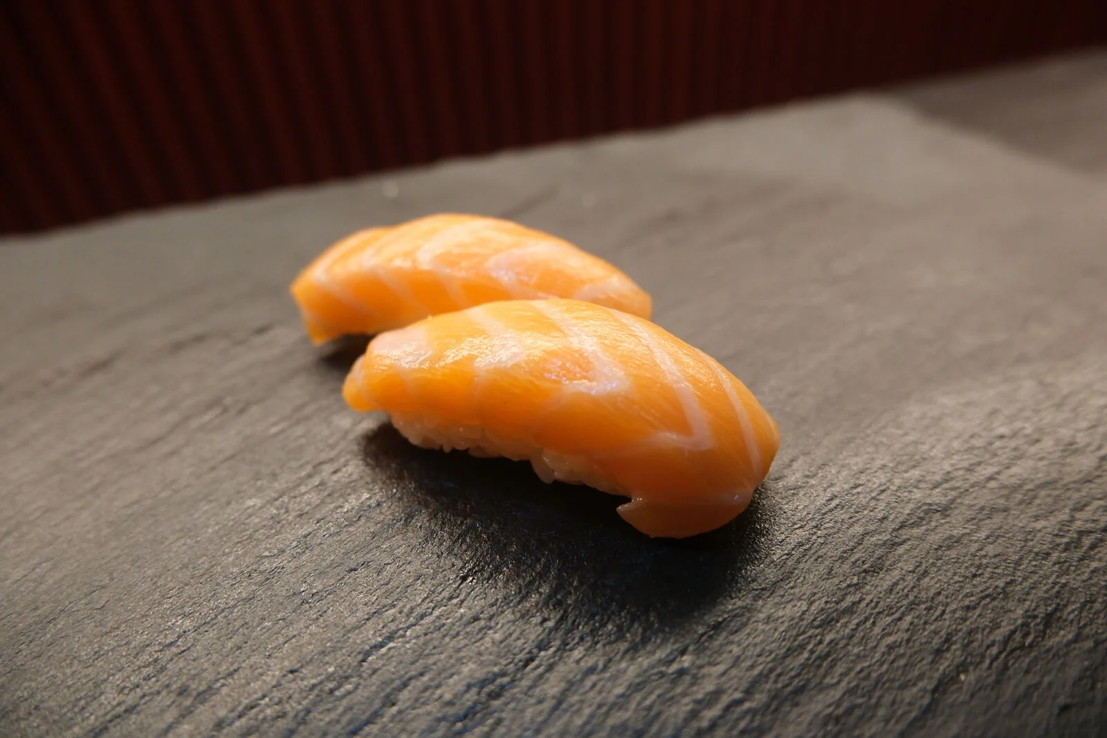 Nigiri de salmón